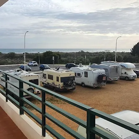 T2 Frente Mar شقة *