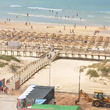 T2 Frente Mar شقة *