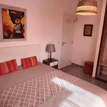 T2 Frente Mar شقة *