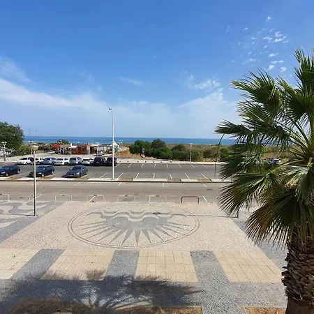 Апартаменты T2 Frente Mar Монте-Гордо